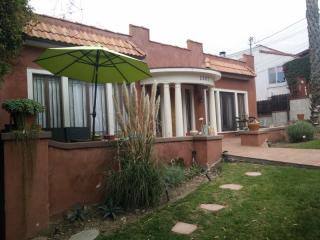1307 Edgecliffe Dr, Los Angeles CA  90026-1503 exterior