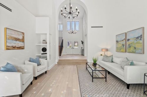 24370 Mornington Dr, Santa Clarita CA  91355-2037 exterior