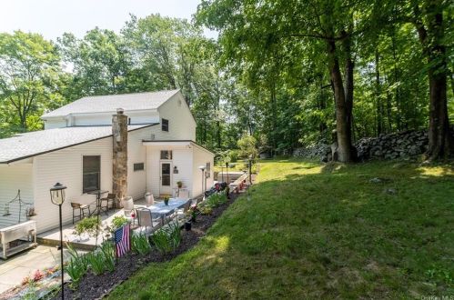 551 Wood Rd, Mahopac NY  10541-3358 exterior