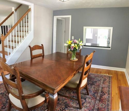 32 View St, Manchester CT  06040-4306 exterior