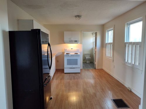 1273 1 Nh Tpke, Northwood NH  03261-3408 exterior