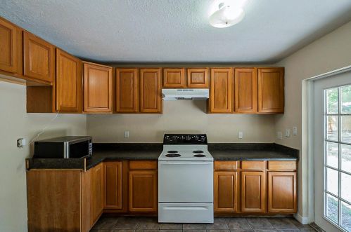 1076 Springbank Ave, Orange City, FL 32763-5758