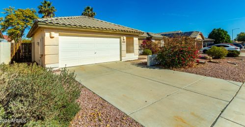13346 Cottonwood St, Sun City, AZ 85374-5446