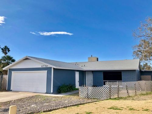 6732 64th Dr, Glendale, AZ 85301-3008