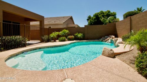 17826 Port Royale Ln, Sun City, AZ 85388-7590