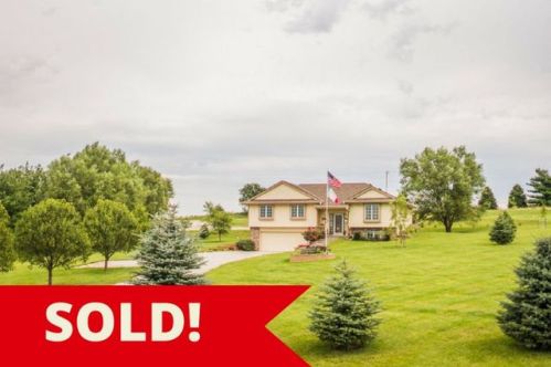 25868 Grace Cir, Glenwood, IA 51534-7000