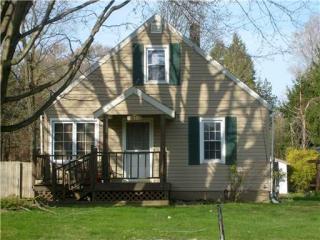 610 Parkside Dr, Erie, PA 16511-2437