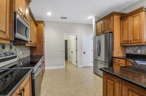 16200 Parque Ln, Naples FL  34110-2826 exterior