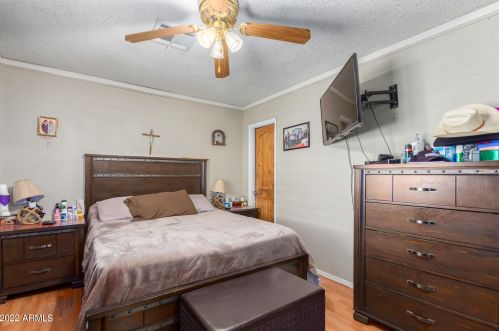 3319 61 St, Phoenix AZ 85033-4112 exterior