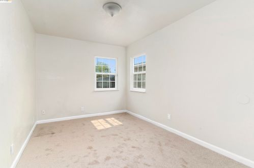 1122 89th Ave, Oakland CA  94621-1120 exterior