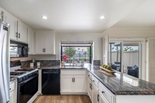 309 Regatta Way, Seal Beach CA  90740-5985 exterior