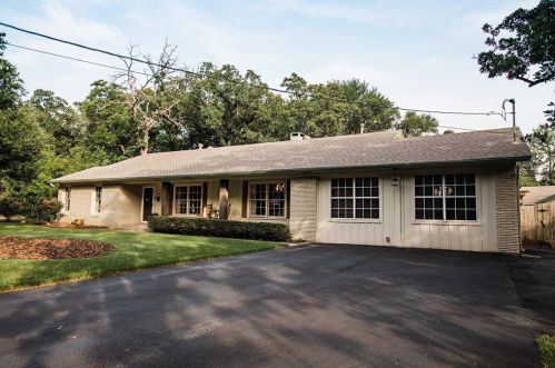 1712 Greenwood Dr, Denton, TX 76209-2274