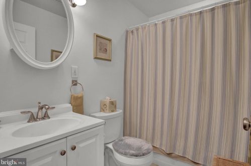 618 Grandview Ave, Camp Hill PA  17011-1816 exterior