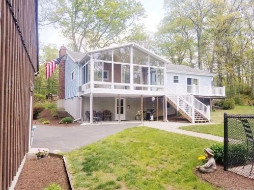 336 Quinebaug Rd, Fabyan, CT 06255-1119