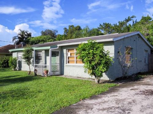 3137 43rd St, Naples, FL 34116-8337