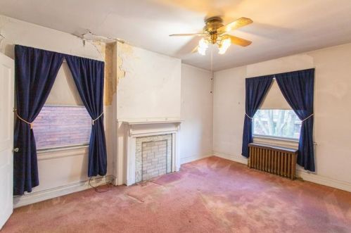 515 Peebles St, Pittsburgh PA 15221-3263 exterior