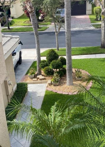 15042 20th St, Hollywood FL  33027-4363 exterior