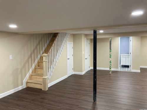 37 Kivy St, Huntington Station NY  11746-2044 exterior