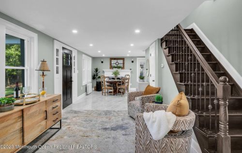 961 Front St, Tinton Falls NJ  07701-5615 exterior