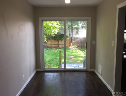 43 Crampton Ave, Woodbridge NJ  07095-3737 exterior