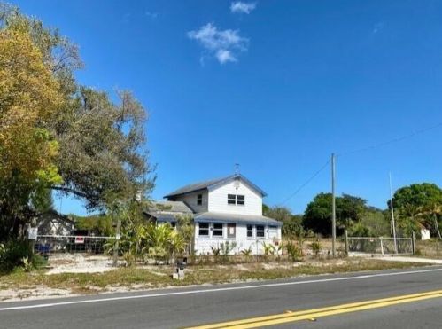 380 Midway Rd, Fort Pierce, FL 34982-8522