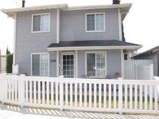 228 Rose Ave, Orange CA  92867-6758 exterior