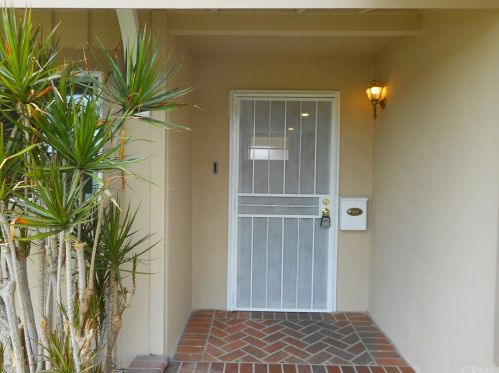 6931 San Joaquin Cir, Buena Park, CA 90620-2951