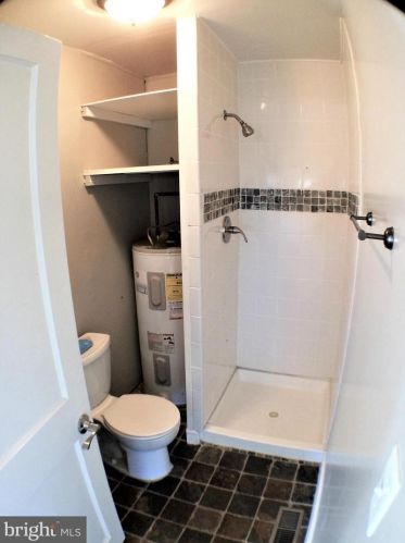 20 Loudoun St, Lovettsville VA  20180-8510 exterior