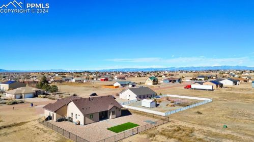 702 Calaveras Dr, Pueblo CO 81007-1942 exterior