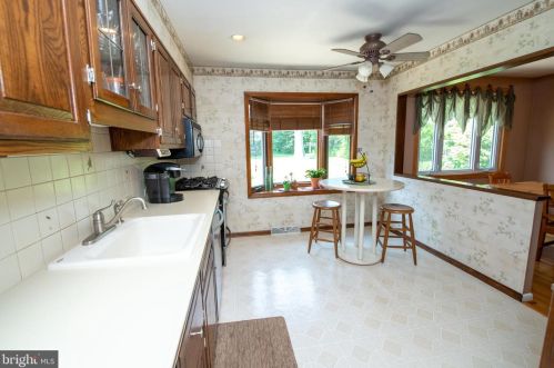 188 Windsor Ave, Southampton PA  18966-3334 exterior