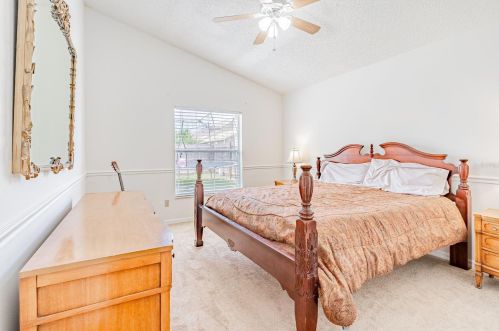 2772 Delcrest Dr, Orlando FL  32817-2668 exterior
