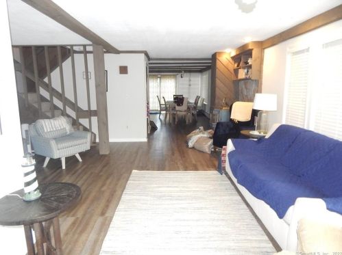 15 Stowe Ave, Milford CT  06460-6024 exterior