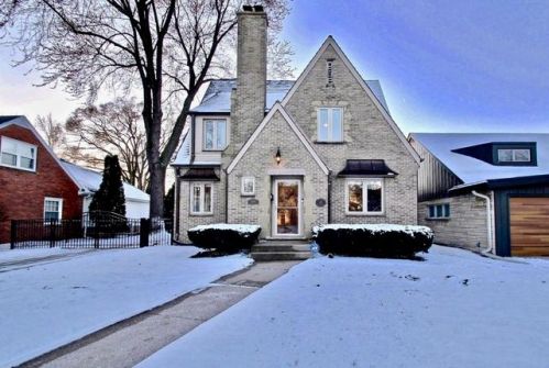 2355 Pasadena Blvd, Milwaukee, WI 53226-1951