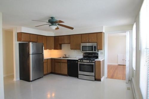 258 Hawthorne Ave, Derby CT  06418-1121 exterior