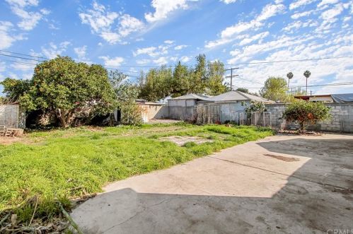 3733 Bennett St, Compton, CA 90221-5101