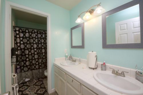 1108 Brookhaven Ln, Manteca CA  95337-8223 exterior