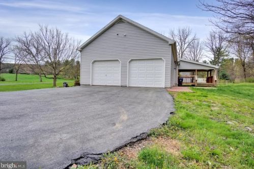 60 Cold Springs Rd, Carlisle PA 17015-9113 exterior