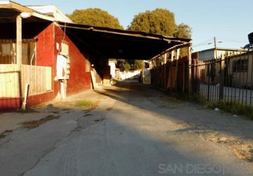 185 Euclid Ave, San Diego CA 92105-2951 exterior