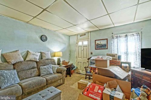 25 Green St, Pilesgrove NJ 08098-1136 exterior