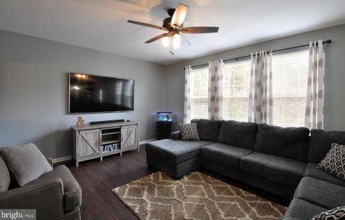 1432 Chesterfield Rd, Locust Grove VA  22508-3131 exterior