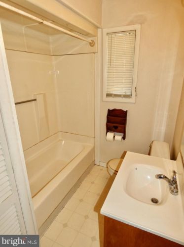 2219 Henlopen Ave, Wilmington DE  19804-3621 exterior