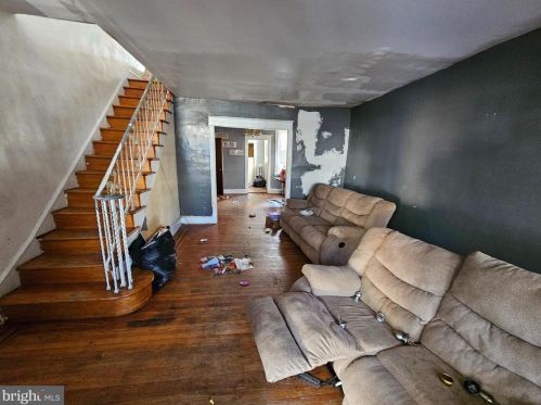 588 Godfrey Ave, Philadelphia, PA 19126-3829