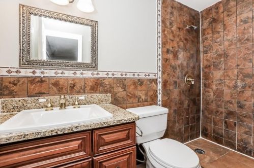 5321 Hillside Dr, Orlando FL  32810-1711 exterior