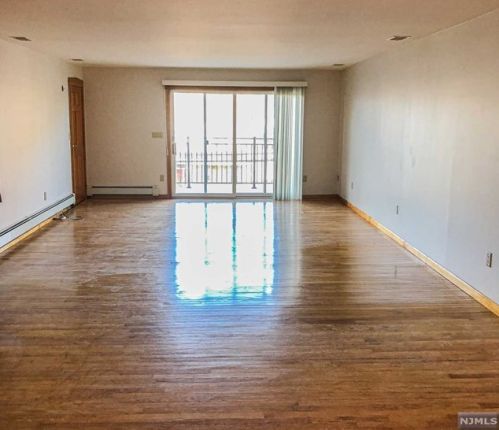 416 Cliff St, Fairview NJ  07022-1212 exterior