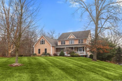 48 Marie Ct, New Hamburg, NY 12590-6518