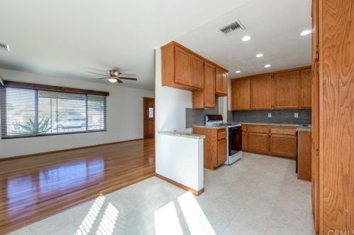 5938 Sunfield Ave, Lakewood CA  90712-1823 exterior