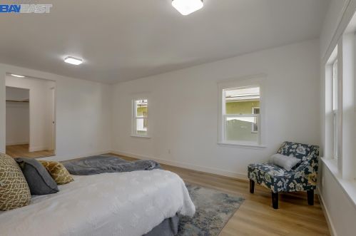 1802 88th Ave, Oakland CA  94621-1008 exterior