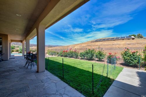 3959 Skyhawk Ln, Vacaville CA  95688-9516 exterior