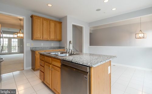 15017 Danube Way, Haymarket VA  20169-3321 exterior