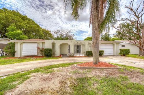 4274 Woodsville Dr, New Port Richey, FL 34652-5748